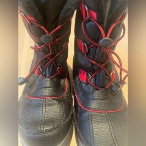 Totes kids winter boots -SIZE 5